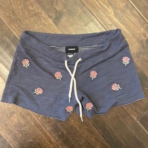 Monrow NWOT XS Rose Shorts